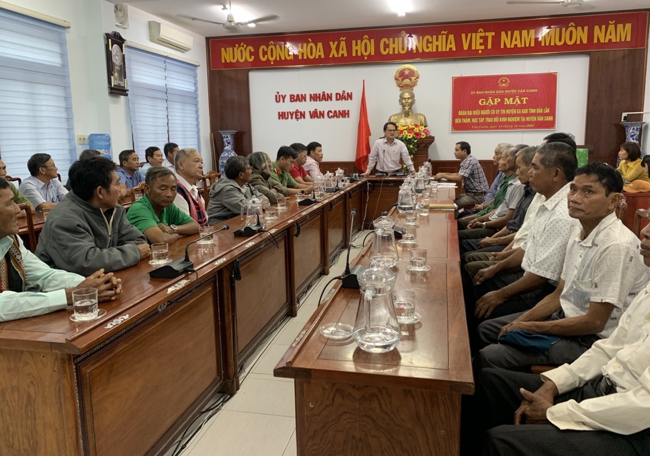 Huyện Ea Kar tổ chức đưa 20 đại biểu người có uy tín trong đồng bào dân tộc thiểu số đi tham quan, học tập kinh nghiệm tại tỉnh Phú Yên và tỉnh Bình Định.