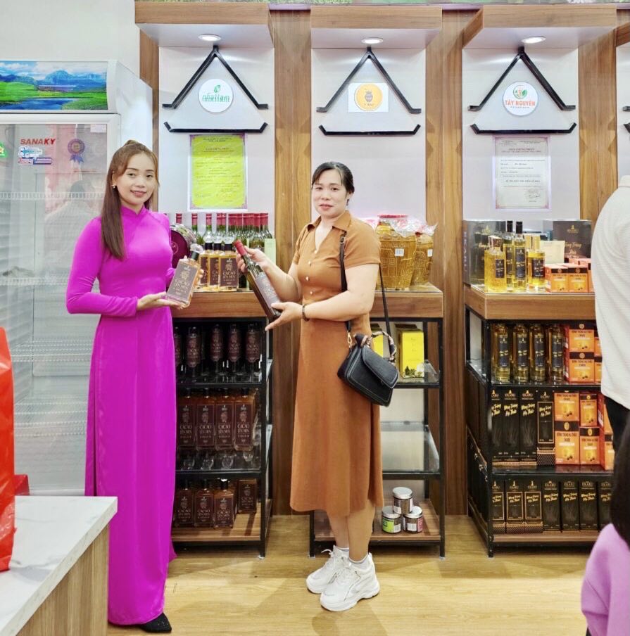  Với dự án nâng tầm  “Phát triển nước Ca cao lên men” của HTX Nhất Tâm xã Ea Đar, huyện Ea Kar