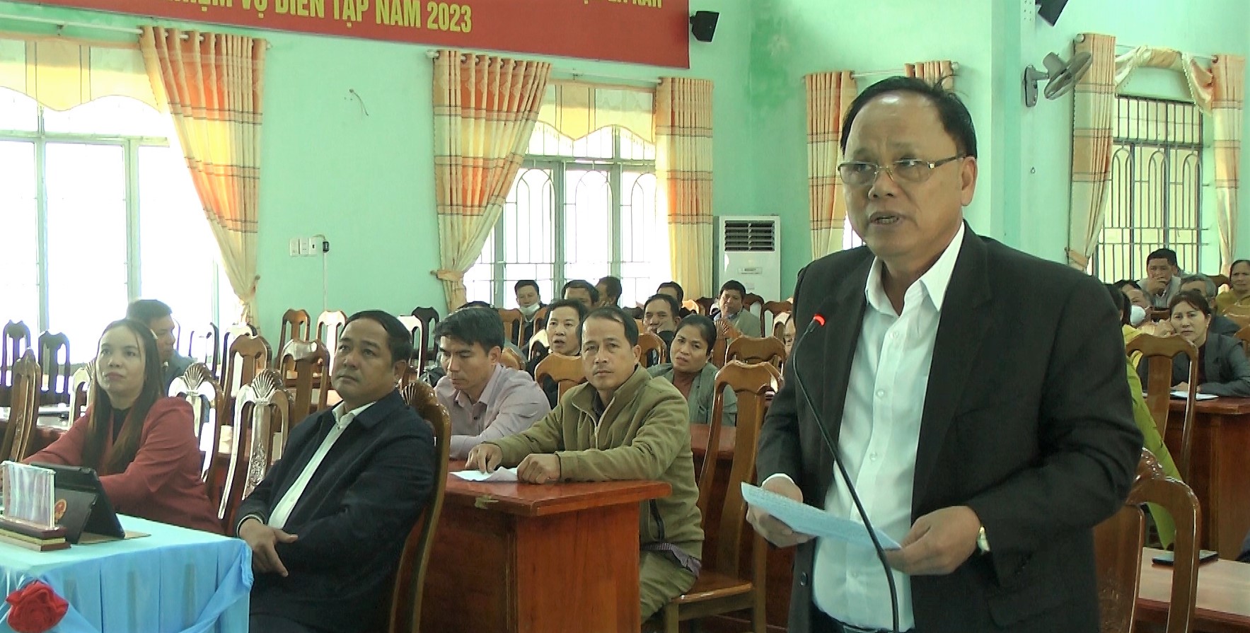 Cử tri huyện Ea Kar tiếp xúc với Đại biểu Quốc hội khóa XV,  sau kỳ họp thứ 6