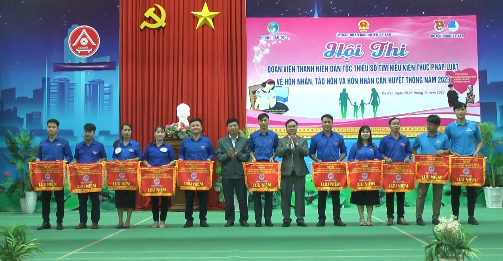 00438.MTS.00_00_01_11.Still001