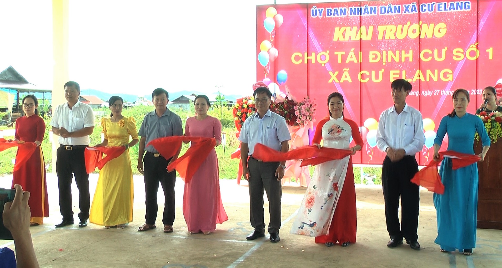 Khai trương Chợ tái định cư số 1 xã CưElang