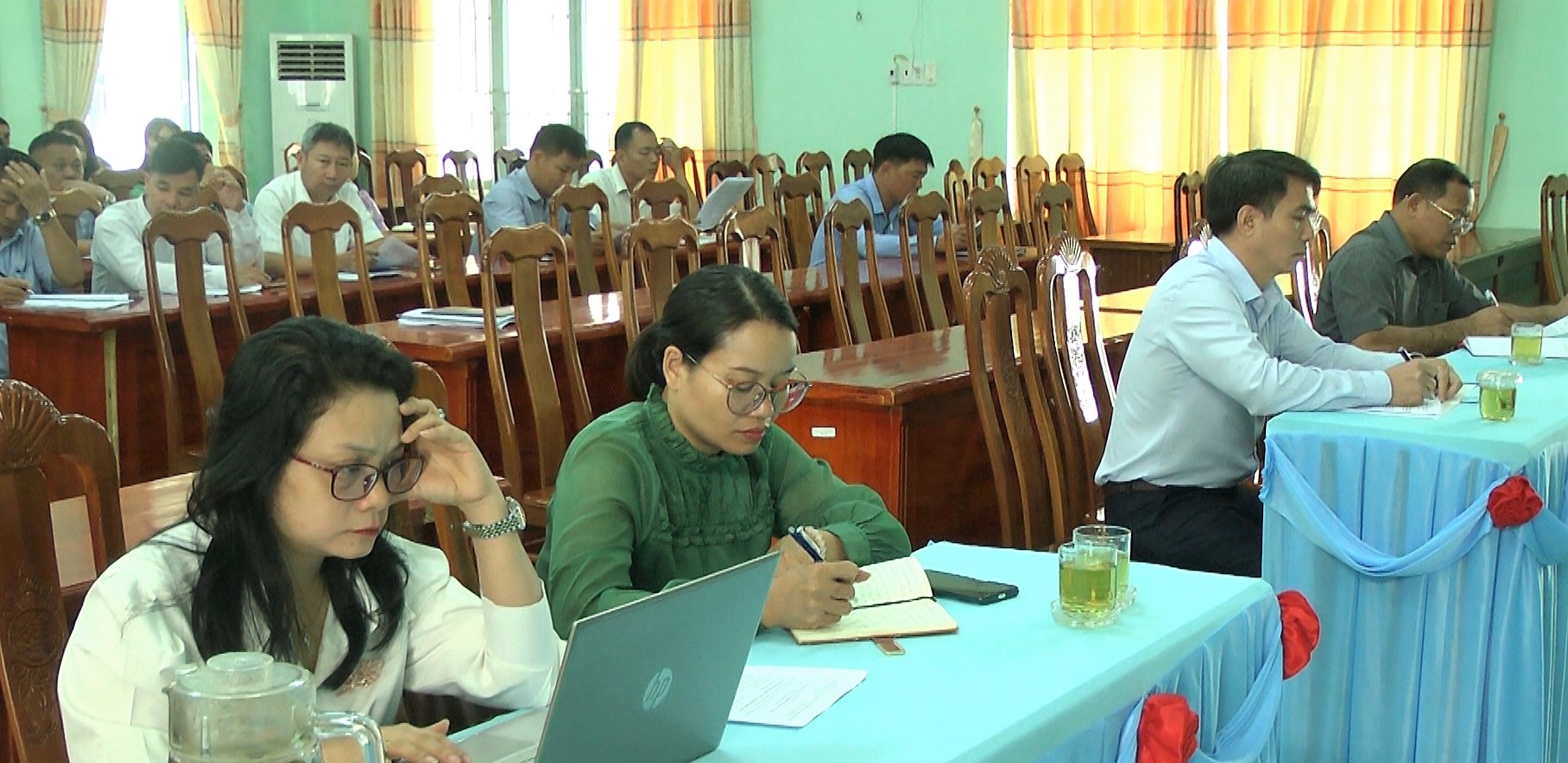 Huyện Ea Kar đánh giá kết quả và triển khai công tác xã hội hóa giáo dục, công tác xã hội hóa điện thắp sáng trên địa bàn huyện