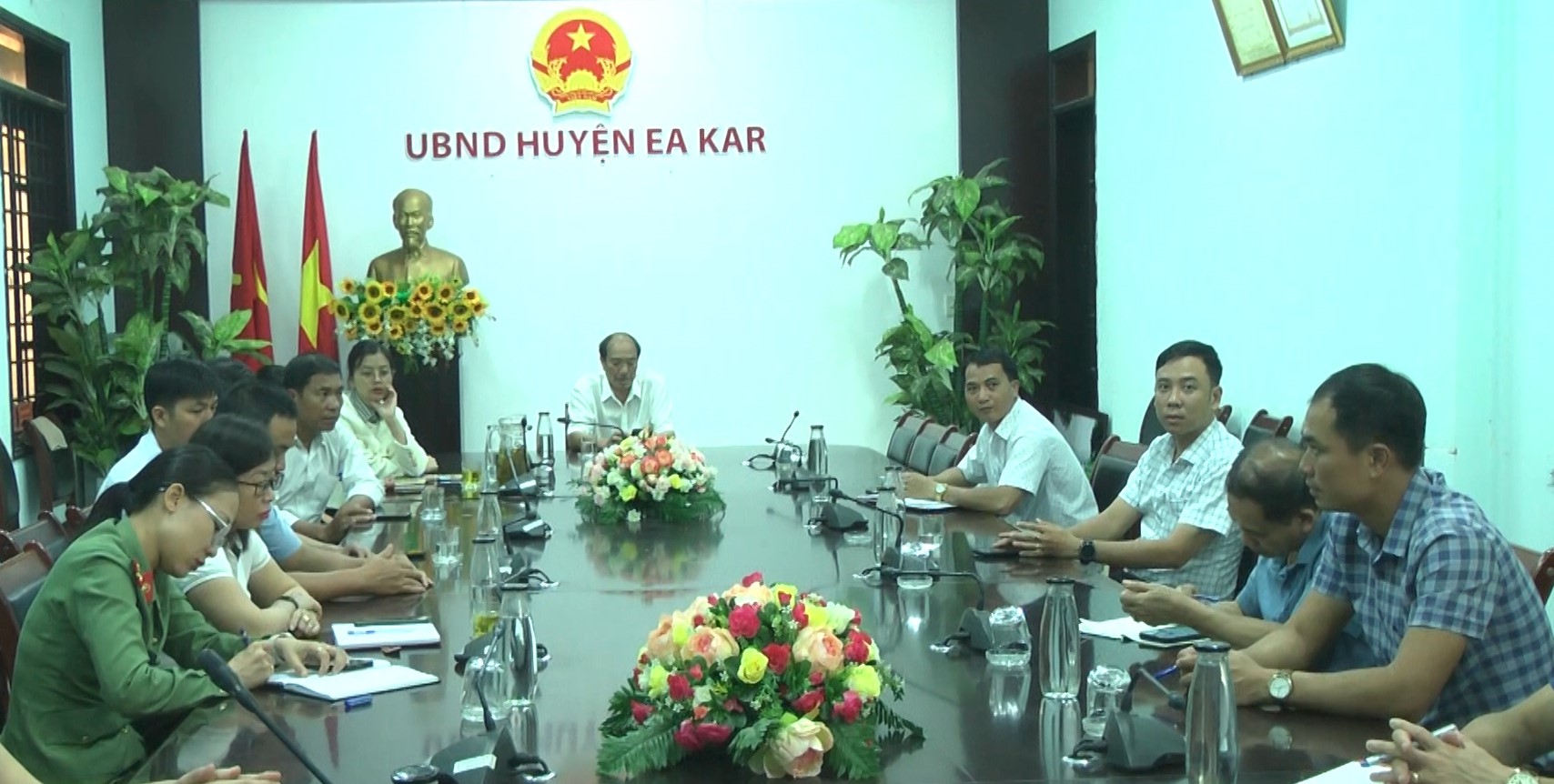 Huyện Ea Kar tham dự hội nghị trực tuyến hưởng ứng  Ngày Pháp luật và phổ biến, quán triệt các luật mới ban hành do UBND tỉnh Đắk Lăk tổ chức.