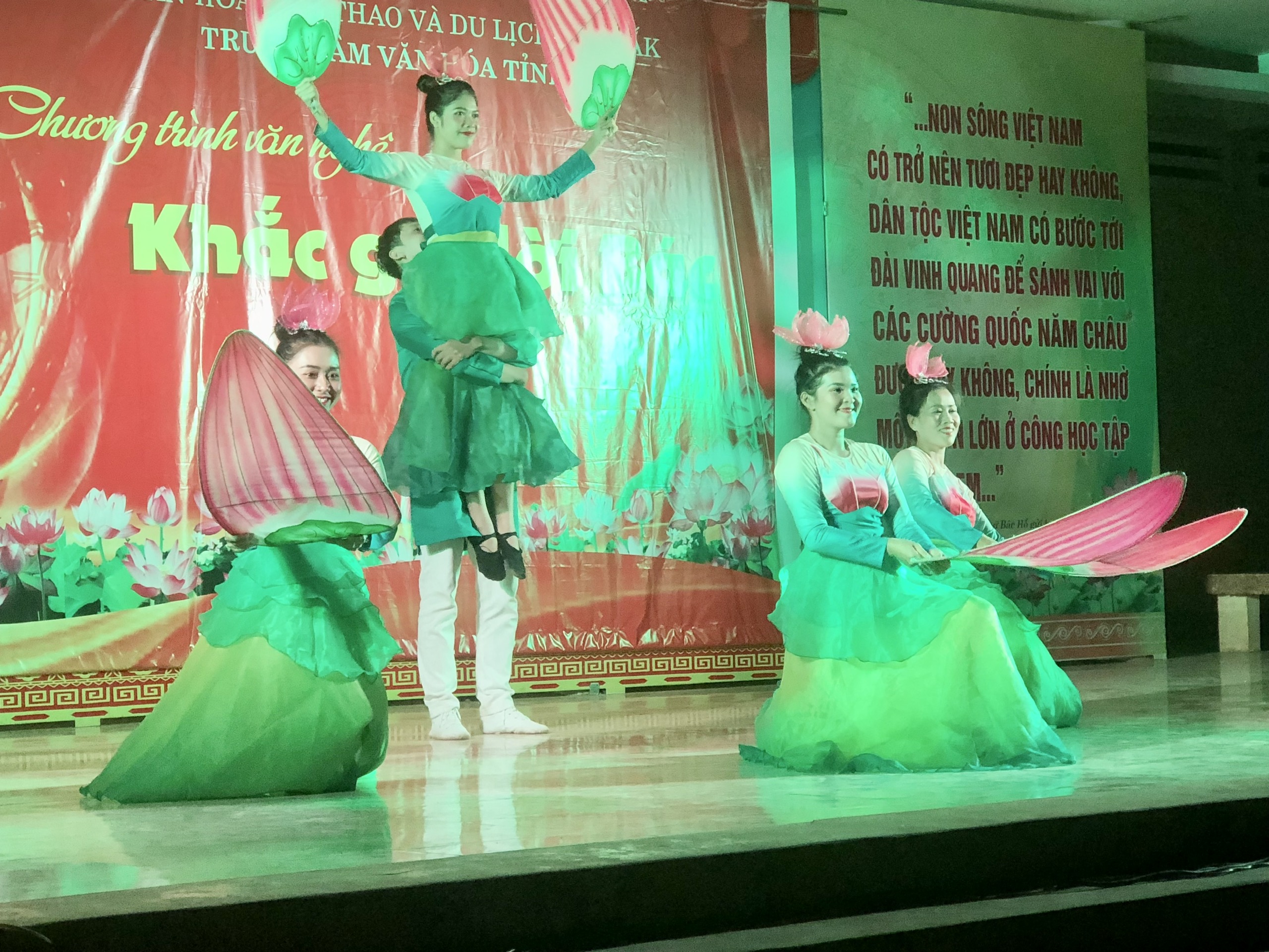 z4916782842460_317077947130c79fed34b1952f3b2b4d