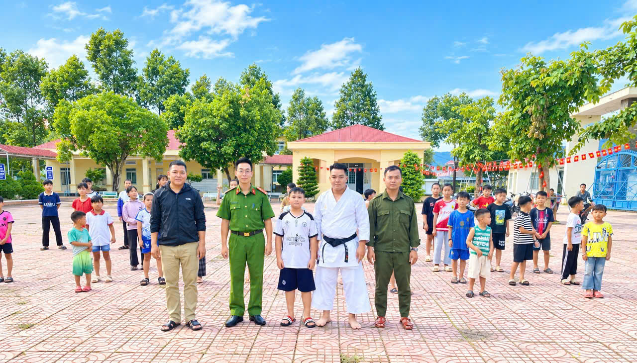 Khai giảng lớp võ thuật Karate tại Trường TH & THCS Hoàng Diệu, xã Ea Păl