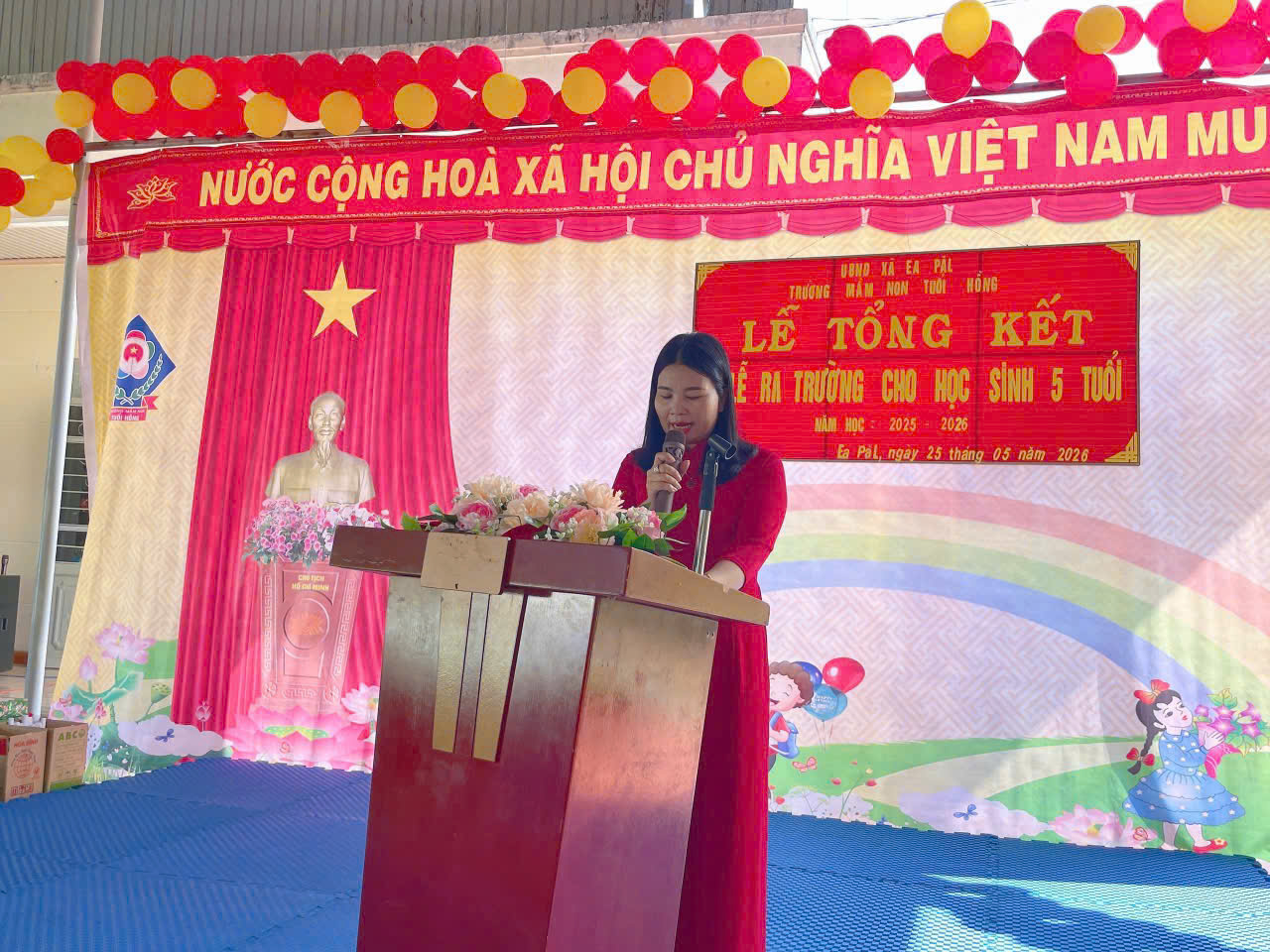 tuoihong2