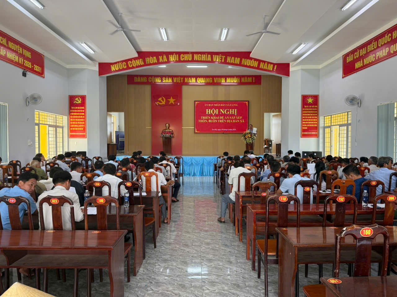 UBND xã Ea Păl tổ chức Hội nghị triển khai Đề án sắp xếp, sáp nhập, tổ chức lại thôn, buôn trên địa bàn xã