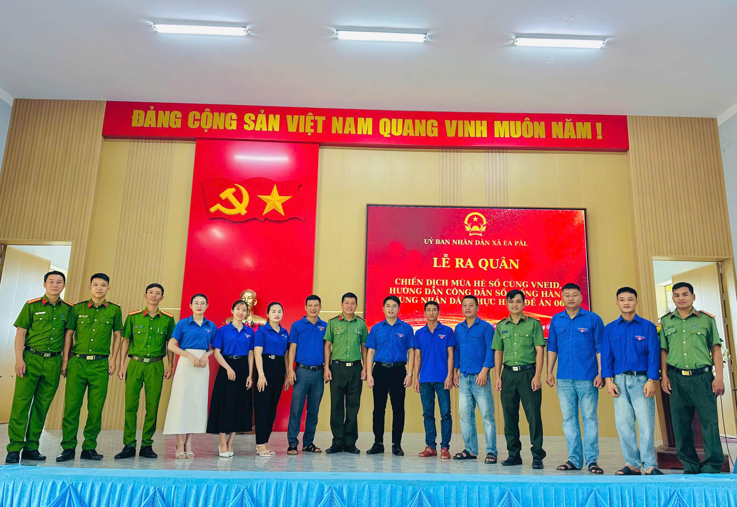 XÃ EA PĂL PHÁT ĐỘNG CHIẾN DỊCH "MÙA HÈ SỐ CÙNG VNEID", ĐỒNG HÀNH CÙNG NHÂN DÂN THỰC HIỆN ĐỀ ÁN 06