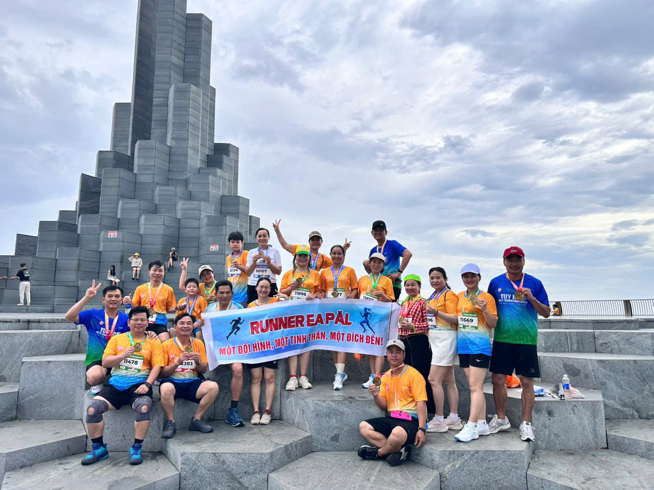 Đoàn vận động viên xã Ea Păl vượt qua chính mình tại Giải chạy bộ bán Marathon Tuy Hoà 2026