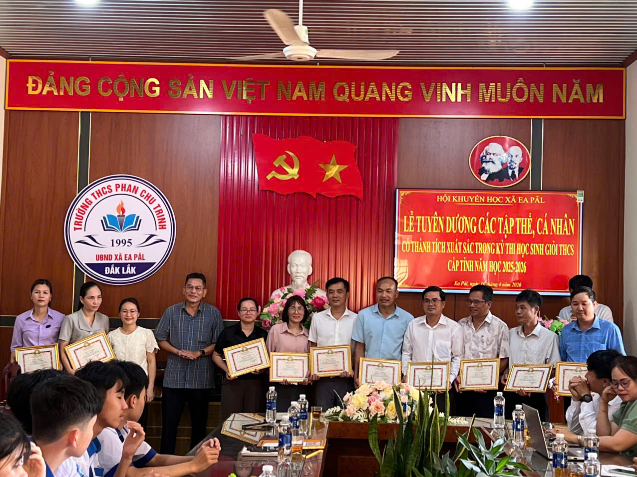 HỘI KHUYẾN HỌC XÃ EA PĂL TỔ CHỨC LỄ TUYÊN DƯƠNG  HỌC SINH GIỎI THCS CẤP TỈNH, NĂM HỌC 2025 - 2026
