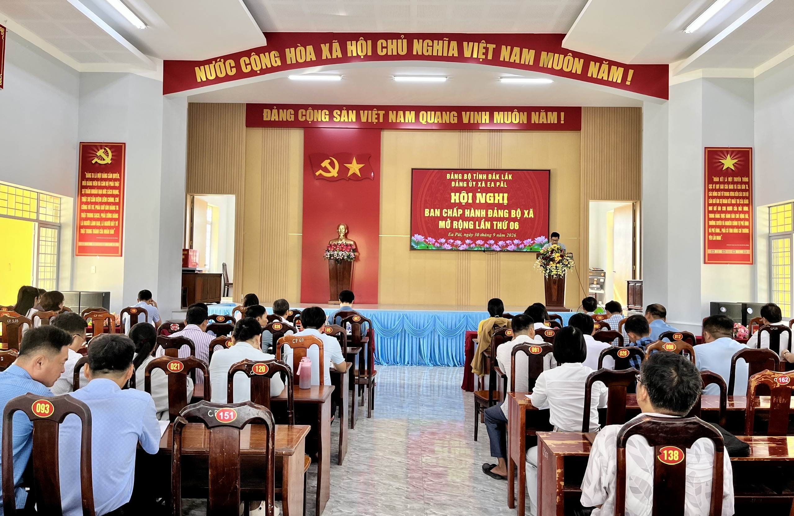 ĐẢNG ỦY XÃ EA PĂL TỔ CHỨC HỘI NGHỊ BAN CHẤP HÀNH ĐẢNG BỘ XÃ MỞ RỘNG LẦN THỨ 6