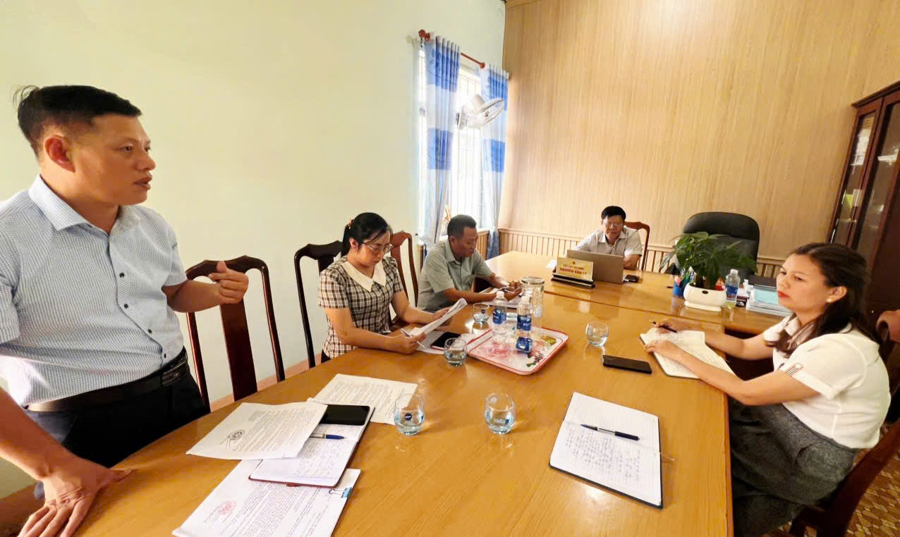 BAN BIÊN TẬP TRANG THÔNG TIN ĐIỆN TỬ XÃ EA PĂL HỌP TRIỂN KHAI QUYẾT ĐỊNH THÀNH LẬP VÀ PHÂN CÔNG NHIỆM VỤ