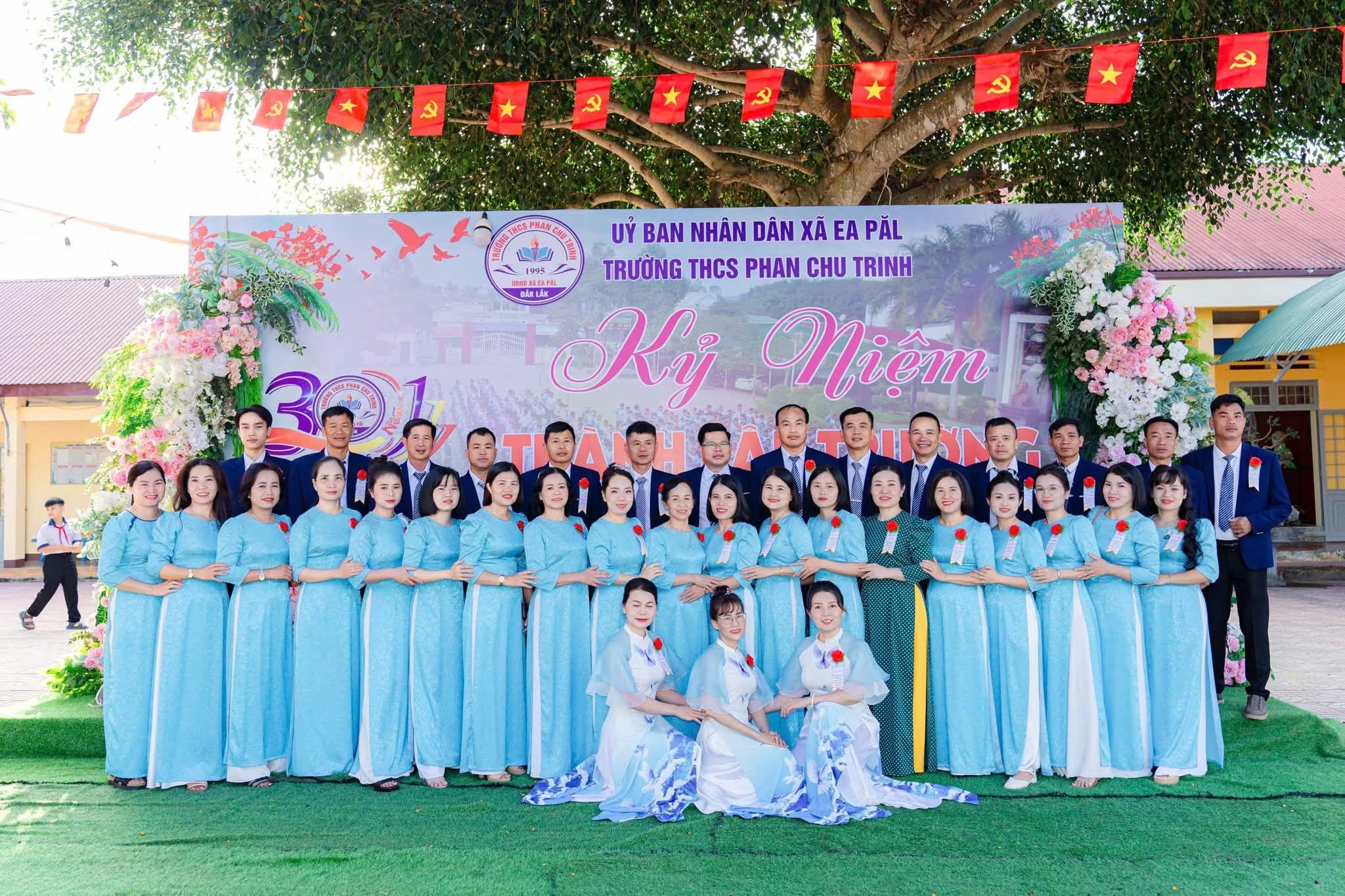 NGÀNH GIÁO DỤC XÃ EA PĂL VINH DỰ CÓ HAI CÁ NHÂN ĐƯỢC NHẬN BẰNG KHEN CỦA THỦ TƯỚNG CHÍNH PHỦ