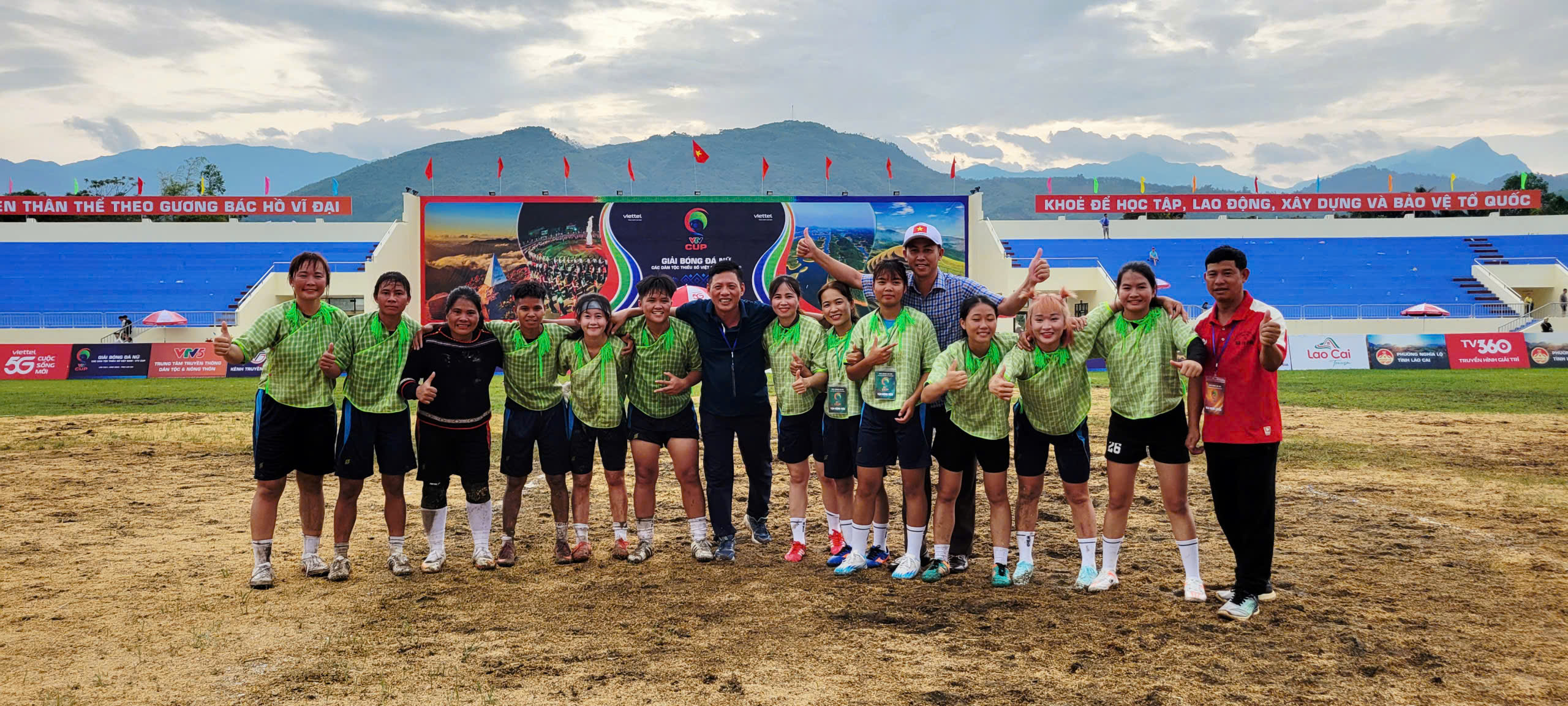 ĐỘI TUYỂN BÓNG ĐÁ NỮ XÃ EA PĂL GIÀNH CHIẾN THẮNG 9 - 0 TẠI GIẢI VTV CUP 2026